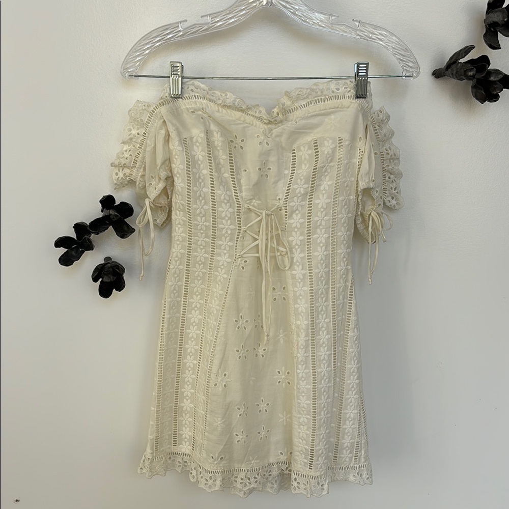 Elegant Cream Lace Dress